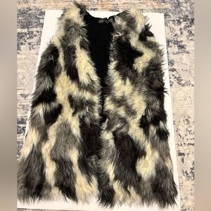 Almost Famous Faux Fur Small Vest Black and White